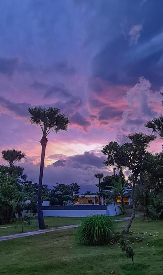 Palm Springs Bali Dive Resort Tulamben Exterior foto
